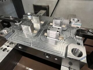 Injection mould tool